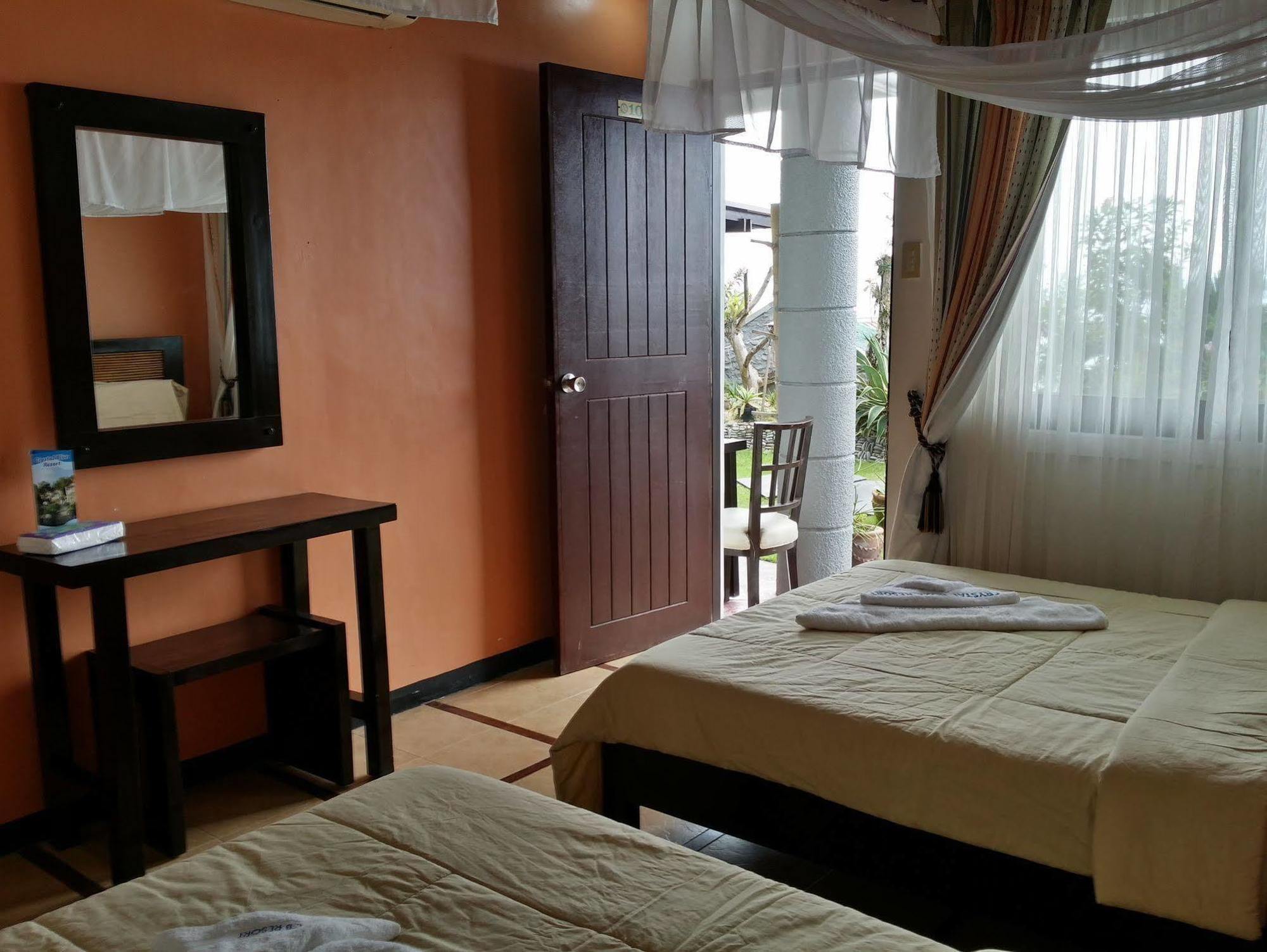 Crystal Blue Resort Batangas Exterior photo
